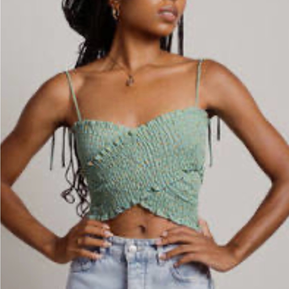 CROP TOP MYSTERY BOX - Picture 5 of 7